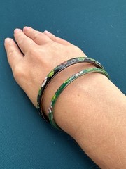 Vintage Cloisonne Enamel Bangle Green Floral Gold Slim Bracelet 8.5″