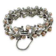 Vintage Trifari Silver Tone Clear Rhinestone Faux Pearl Links Bracelet 7.25 In