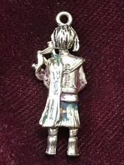 9K Vtg Scottish Full Highland Dress Enamel Bag Piper Kilt Charm Pendant 3.0 Gr