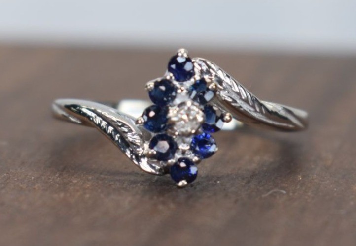 Vintage 10K White Gold Art Deco Style Sapphire & Diamond Cluster Ring