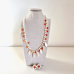 NEW VINTAGE MIRIAM HASKELL CORAL & CREAM SHELL BEADED NECKLACE AND EARRING SET