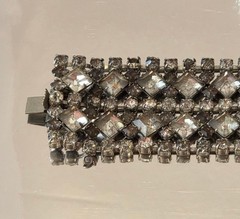 RETRO-VINTAGE FABULOUS 5-Row Rhinestone Open Work Design Cuff Bracelet 8 1/2 in