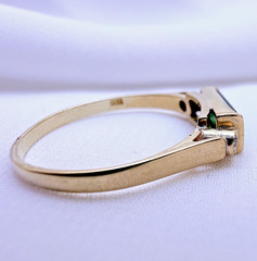 Vintage 18ct Gold Green Tourmaline & Diamond Ring Natural Hallmarked Size 7.5