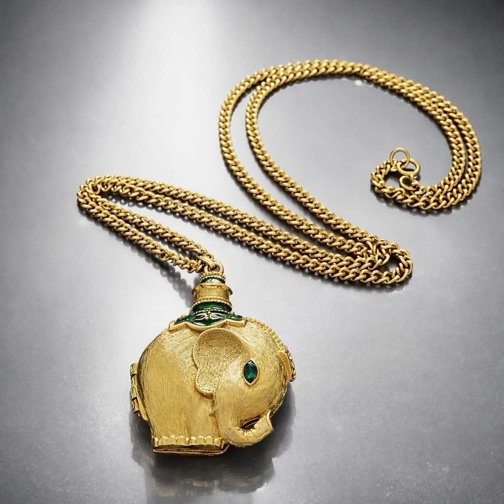 1973 REVLON MoonDrop Vintage Elephant Perfume Compact Locket Gold Tone Necklace