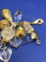 STUNNING VTG ROXSANN CLEAR LUCITE, AB & GOLD TONE TEXTURED BEADS 7.25″ BRACELET