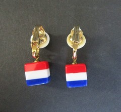Patriotic Vintage Retro Clip Earrings Lucite Red White Blue Dangle 1-1/8″