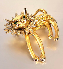 Vintage Fierce Green Eyed Lion Cat Brooch Pin Mane w/Rhinestones G.T. ~Unbranded
