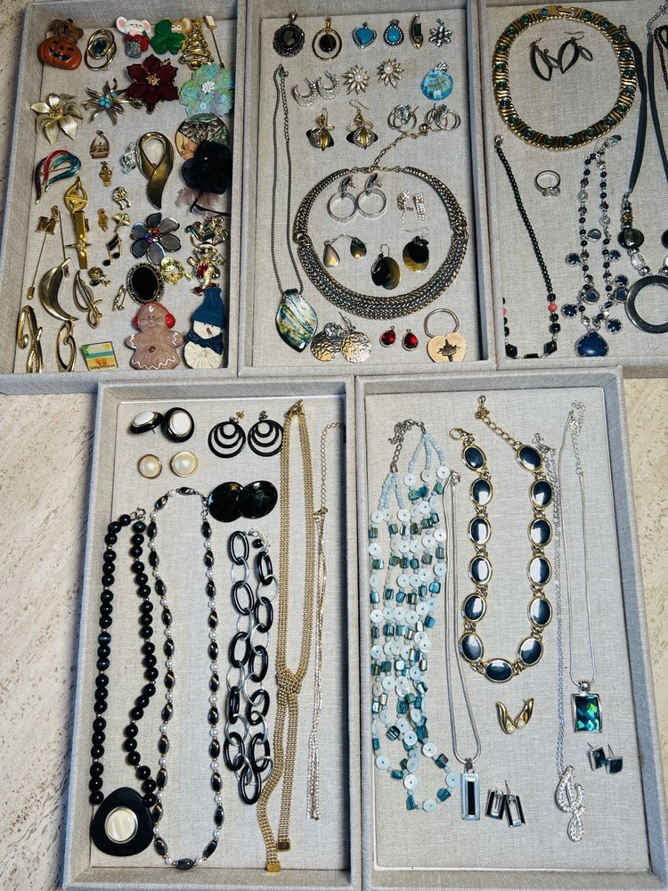 Vtg. Estate Jewelry 83 Pieces Mixed Lot Necklaces Earrings Pins Pendants More