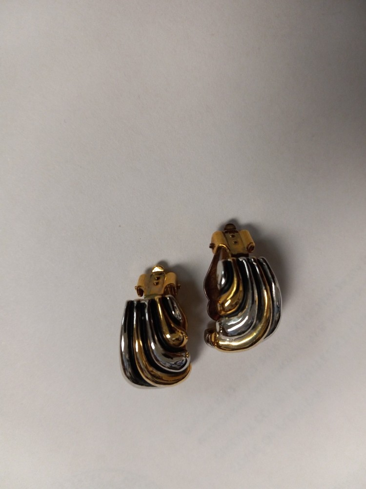 Vintage Domed Y2K Clip-On Earrings 1980-1990’s Design Era Imitation Silver Gold