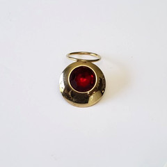 Vintage 70s 80s Gold Tone Scarf Ring Red Faceted Stone w Hinged Clip