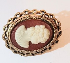 Vintage Cameo Scarf Clip – No Brand Mark VGC
