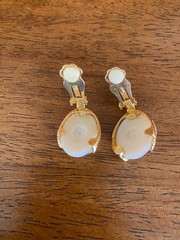Vintage Erwin Pearl Clip-On Earrings Oval Faux Pearl Gold Swirl