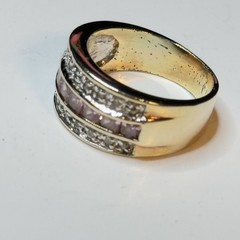 SETA square pink & clear round stone in 3 rows on gold 7/16″ wide band ring Sz 9