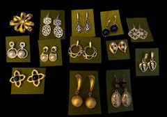 LARGE VINTAGE & CONTEMPORARY COSTUME JEWELRY LOT
