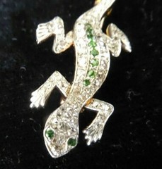 Rare Antique Victorian 18K Gold 0.68ct diamond 0.1ct Demantoid Salamander Pin
