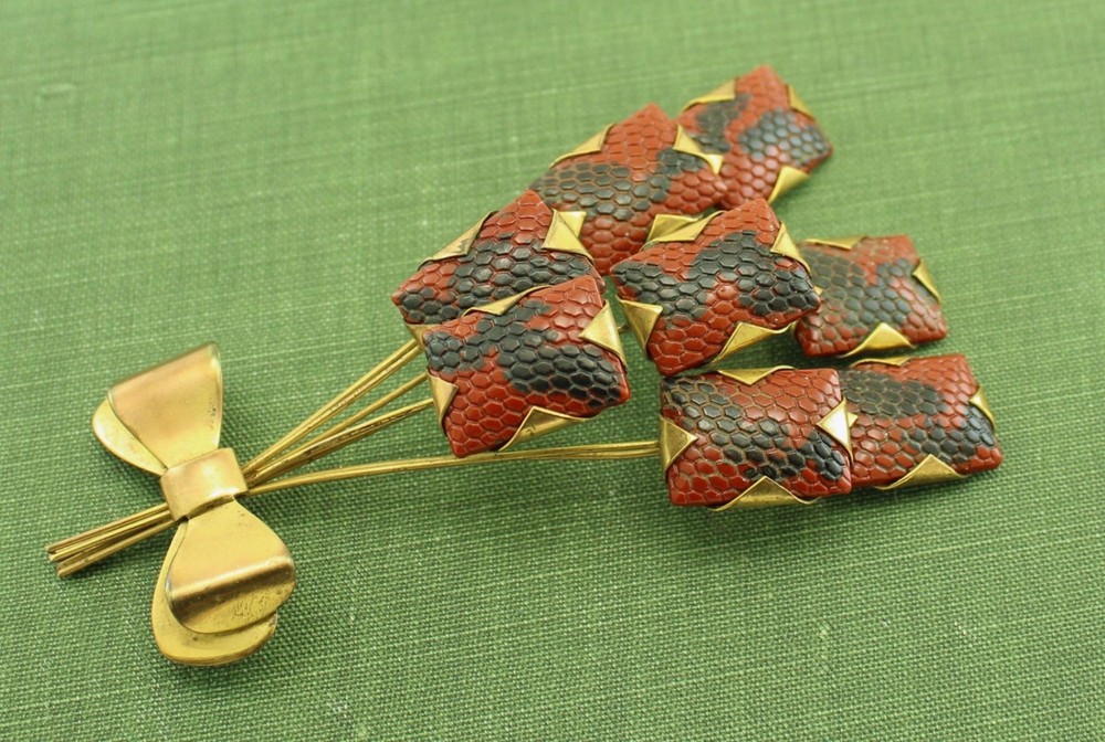 Vintage 1930s Trembler 8 Stemmed Art Glass Bouquet Pin; Disaster Relief