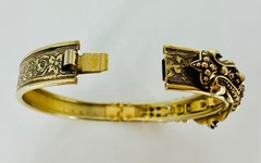 Vintage Avon 1974 Queensbury Victorian Style Purple Rhinestone Hinged Bracelet