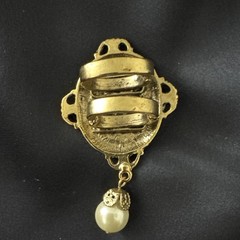 Vintage Gold Tone Cameo Dress Clip Faux Pearl Dangle . Estate Jewelry 1940