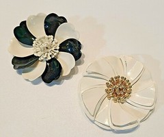 Vintage Pair White Enamel Flower Brooch Pin Floral 60’s Large 2.25″ Diameter