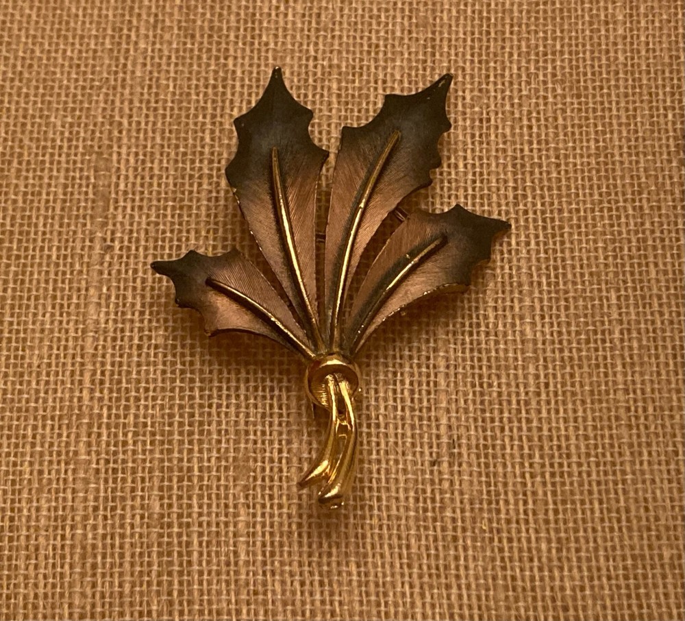 Vintage Lind Gal Oak Leaf Leaves Bouquet Brooch Pin Enameled Botanical Signed