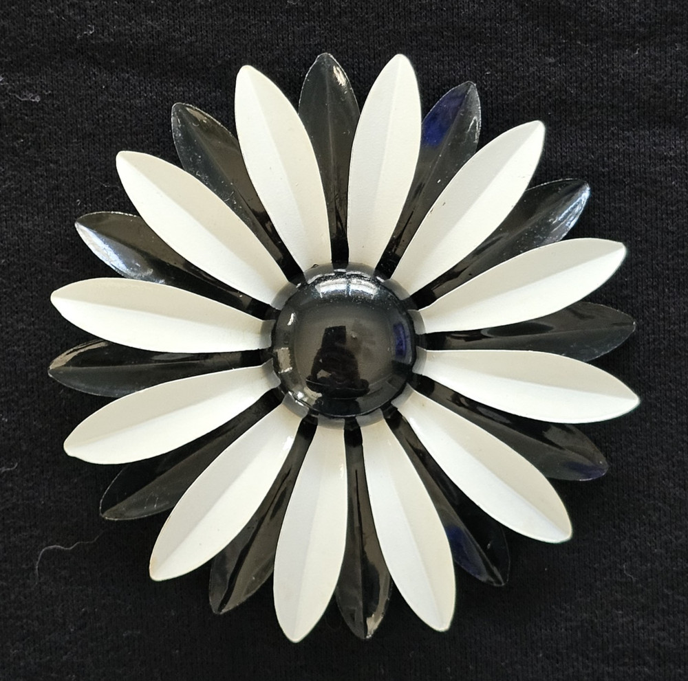 Vtg Black & White Enamel Double Layered Daisy Flower Brooch Pin 3″ Mod 60s Retro