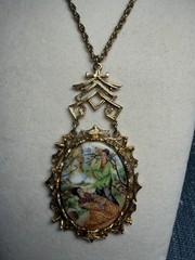 Beautiful Vintage Mode Art Asian Themed Necklace