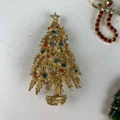 Vintage Christmas Brooch/Earring Lot. Christmas trees, Stockings, Presents.