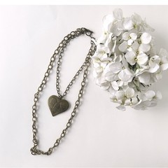 Vintage 90s Elegant Gold Heart Pendant Necklace