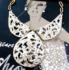 VTG RUNWAY RARE NAPIER BERTOLLI WHITE BRUTALIST “MOLTEN LAVA” BIB NECKLACE EXC