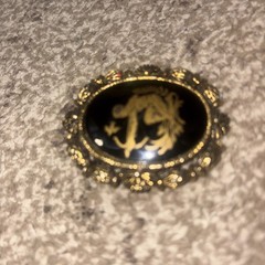 Vintage Gold Tone Sagittarius Zodiac Brooch Oval Black Glass Archer Pin