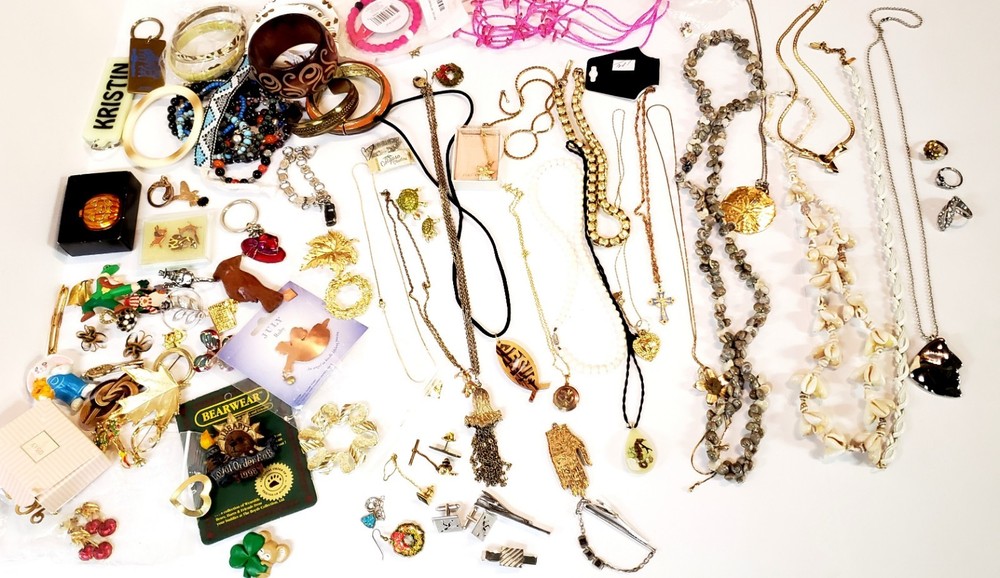Vintage Estate Mixed Lot Costume Jewelry Signed Unsigned 93 PCS