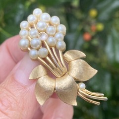 Crown Trifari Alfred Philippe Vintage Pearl Brooch Estate Jewelry Pre-Owned