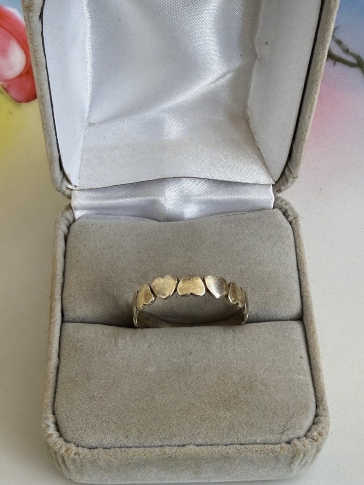 Vintage 90s Hearts Band Ring Dainty 925 Sterlling Silver Size 8 3/4