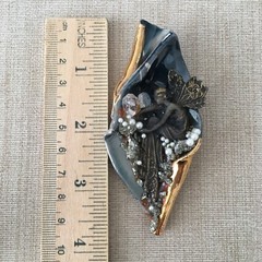 Vintage Ceramic Goddess Earrings Brooch Set