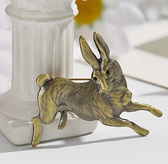 Vintage Look European Rabbit Brooch Antique Bronze Tone New Fashion Jewelry