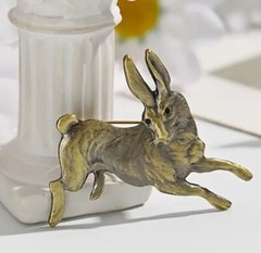 Vintage Look European Rabbit Brooch Antique Bronze Tone New Fashion Jewelry