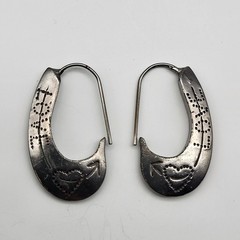 Funky Artisan Elongated hoop earnings Love Hearts Silver plated Retro