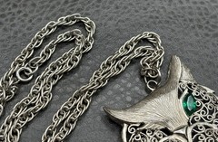 Vintage Silver Tone Filigree Cat Pendant Necklace Green Glass Eye Articulated
