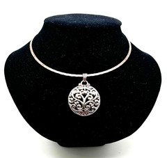 Beautiful Hard Round Necklace Silver 925 With A Special Pendant.