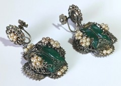 Vtg (Antique?) Screwback Filigree Dangle Earrings: Faux Pearls, Marcasite, Jade?