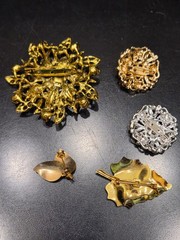 Vintage To Now Goldtone Leaf Rhinestone Flower Floral Bouquet Brooch Lot 293-151