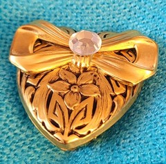 VTG-1995 “Angels of Love” Gold Tone Floral Heart & Rhinestone Earrings By Jane