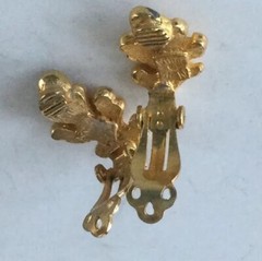 Signed Mimi D N Mimi Di Nascemi Clip On Earrings Textured Gold Tone Leaves