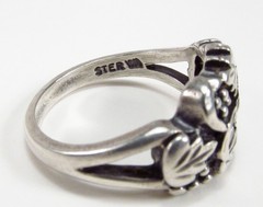 Vintage 1990s Wheeler Mfg. Co. USA Sterling Silver Grape Leaves Band Ring Sz 6.5