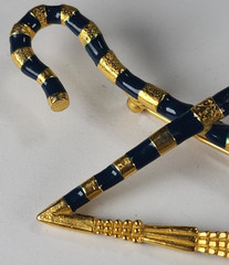VTG 1976 MMA Metropolitan Museum of Art Egyptian Revival Crook & Flail Brooch