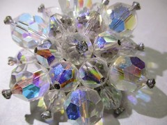 VINTAGE AURORA BOREALIS CRYSTAL BROOCH PIN & CLIP ON EARRINGS, 2″ FACETED BROOCH