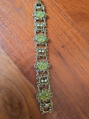 Vintage MCM Gold Tone Lime Green Glass Nugget Panel Link 7″ Bracelet Faux Pearl
