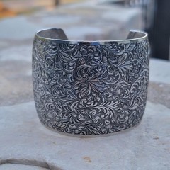 Vintage Sarah Coventry Silver Tone Wide Floral Etched Cuff Bracelet 6.5