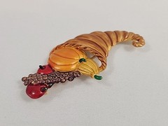 Tona Thanksgiving Autumn Fall Gold Tone Enamel Cornucopia Pumpkin Brooch Signed
