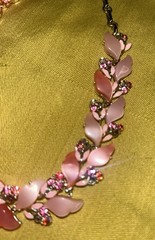 Vintage Lisner Pink Thermoset Plastic Crystal Rhinestone Flower Necklace